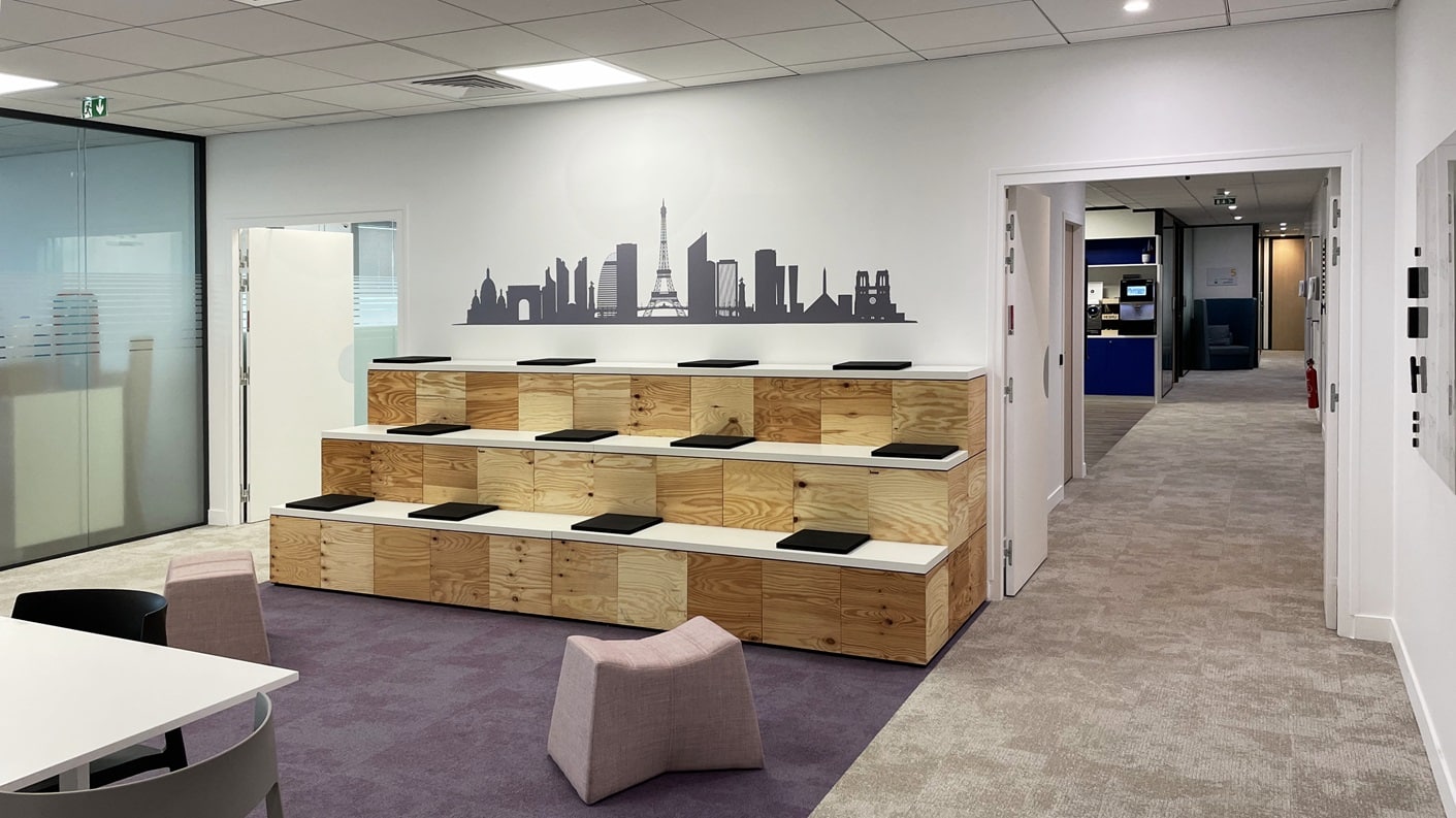 Espace de travail collaboratif aménagé par Evidence pour Perrigo
